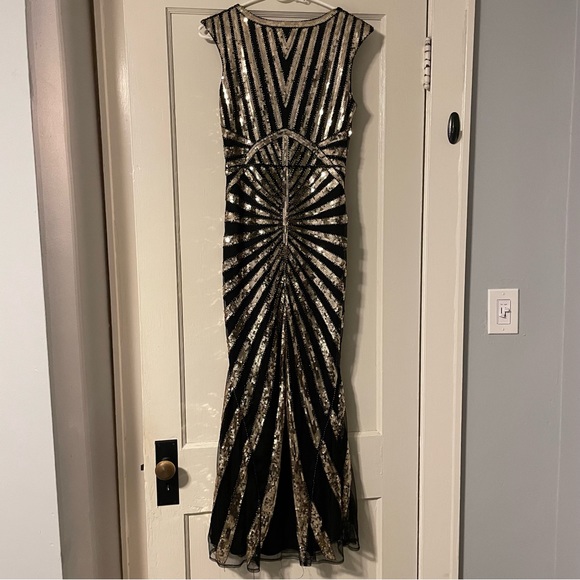 Gold and Black sequin gown - Picture 3 of 6